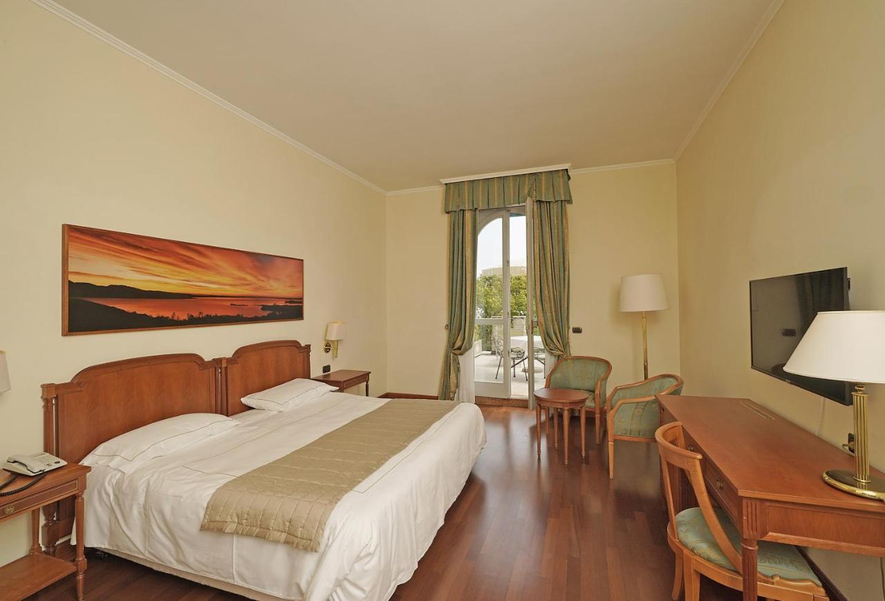 Hotel Savoy Palace Gardone Riviera Kültér fotó