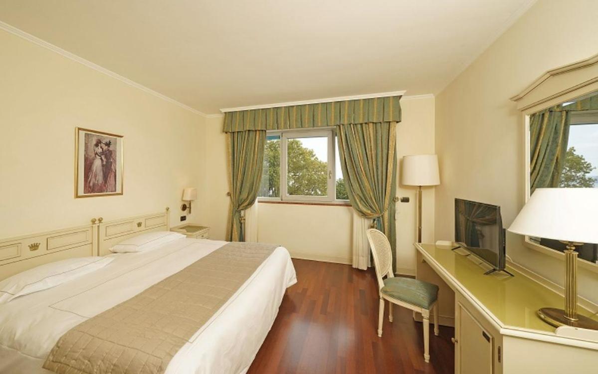 Hotel Savoy Palace Gardone Riviera Kültér fotó