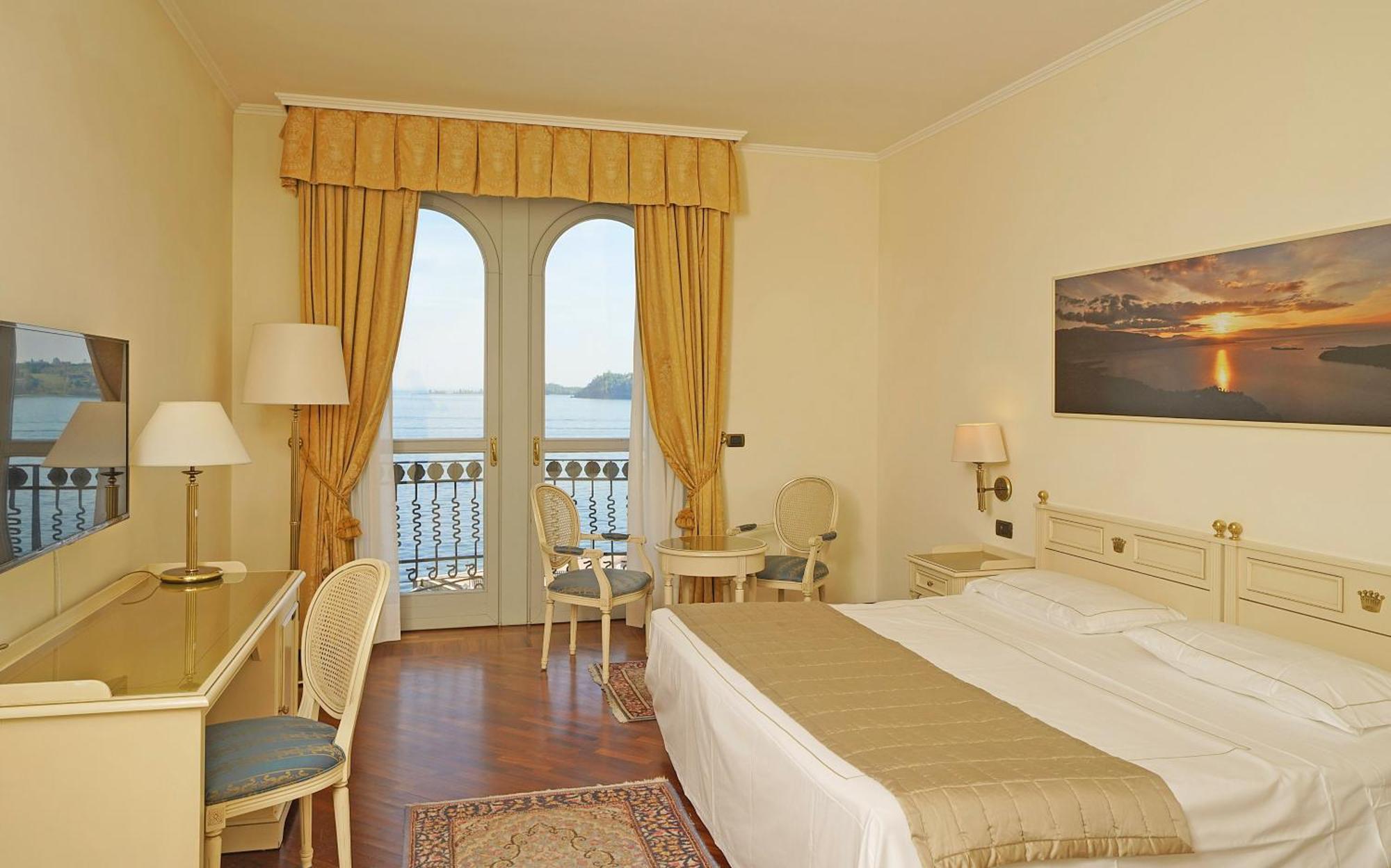 Hotel Savoy Palace Gardone Riviera Kültér fotó