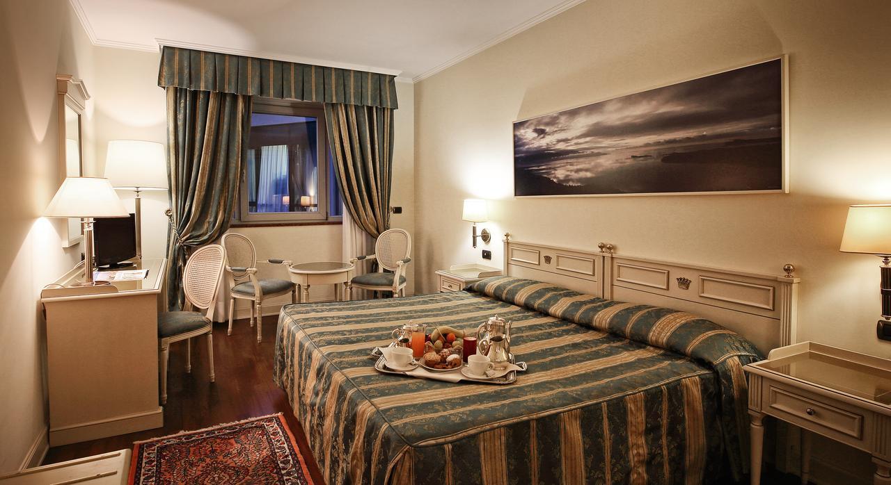 Hotel Savoy Palace Gardone Riviera Kültér fotó