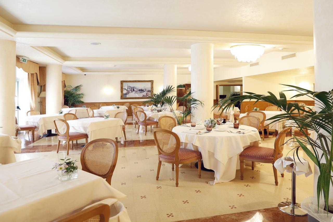 Hotel Savoy Palace Gardone Riviera Kültér fotó