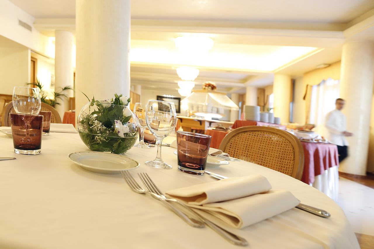 Hotel Savoy Palace Gardone Riviera Kültér fotó