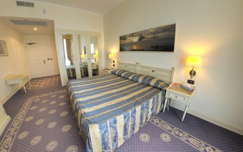 Hotel Savoy Palace Gardone Riviera Kültér fotó