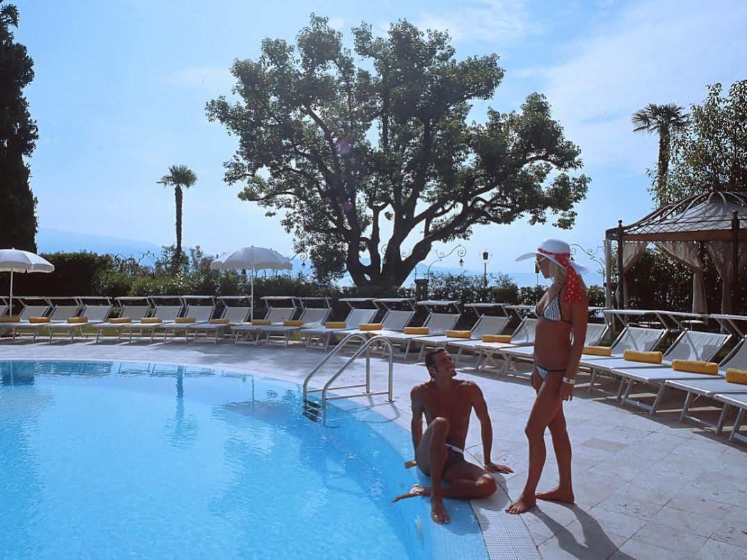 Hotel Savoy Palace Gardone Riviera Kültér fotó